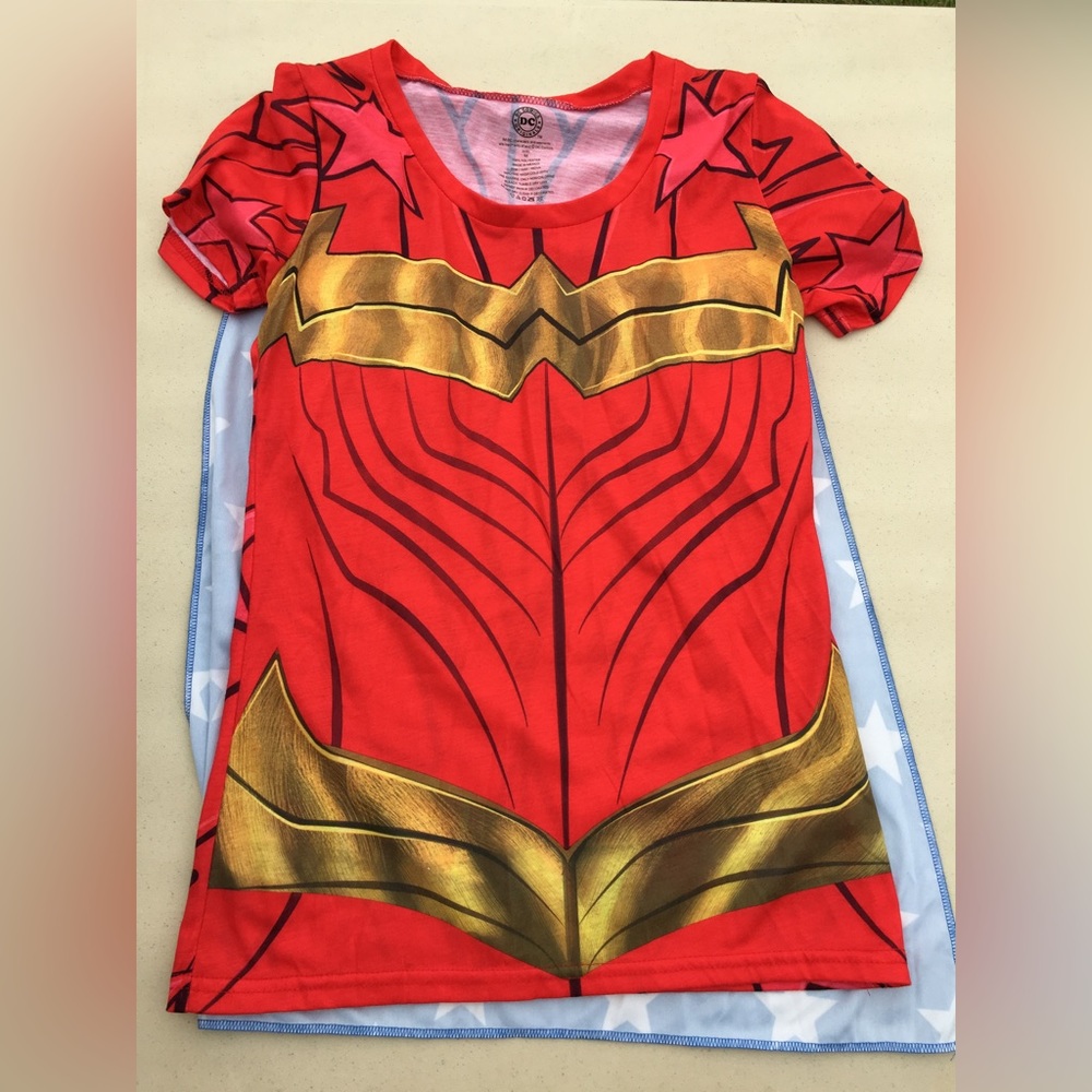 Wonder Woman Shirt w/ Cape